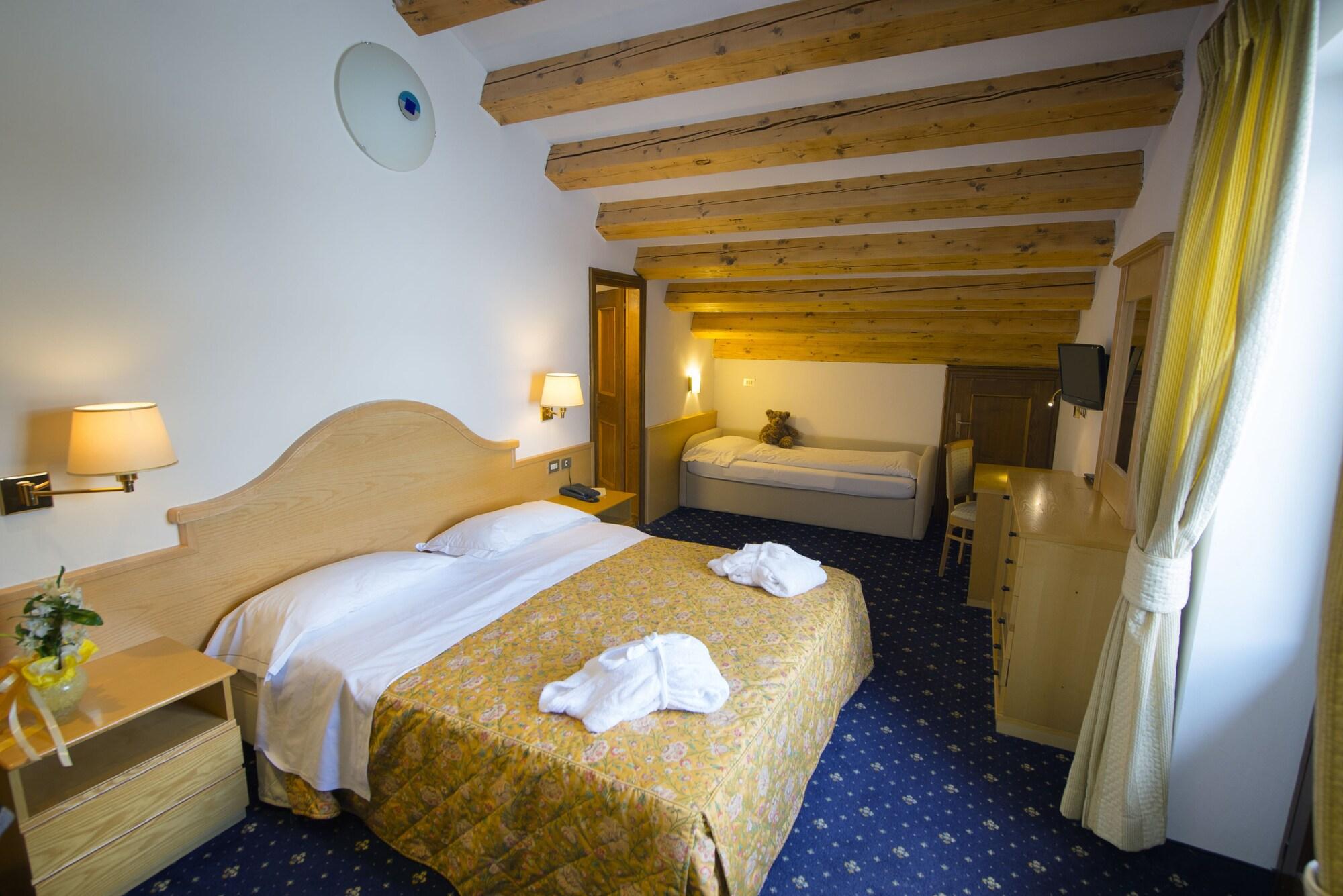 TH San Pellegrino - Monzoni Hotel Esterno foto